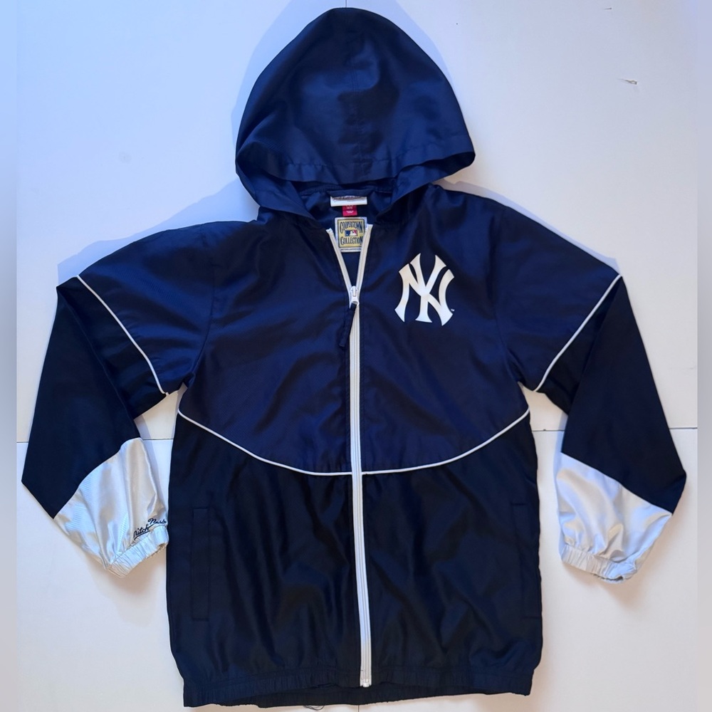 Mitchell & Ness YANKEE Kids Nylon Hooded Jacket in Size L (14/16) GUC